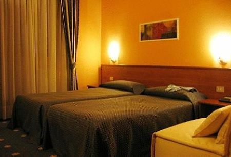 Hotel Ristorante Giordano Cavernago Номер фото