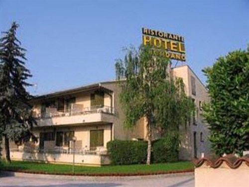 Hotel Ristorante Giordano Cavernago Екстер'єр фото